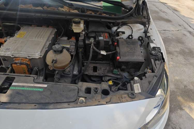 Used Dongfeng Fukang ES600 2022 Comfort Edition Engine Bay Left