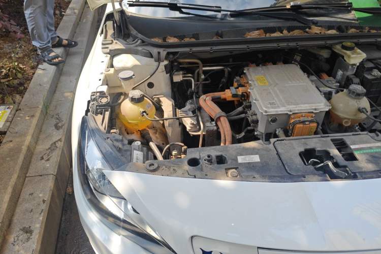 Used Dongfeng Fukang ES600 2022 Comfort Edition Engine Bay Right