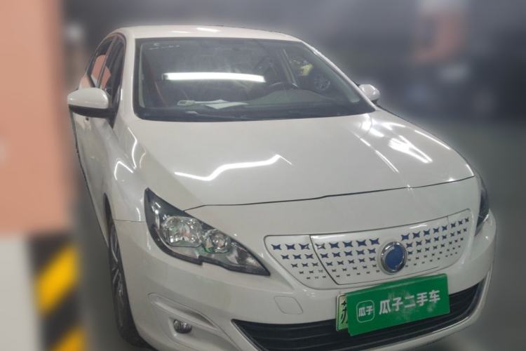 Used Dongfeng Fukang ES600 2022 Comfort Edition Front Right 45 Deg