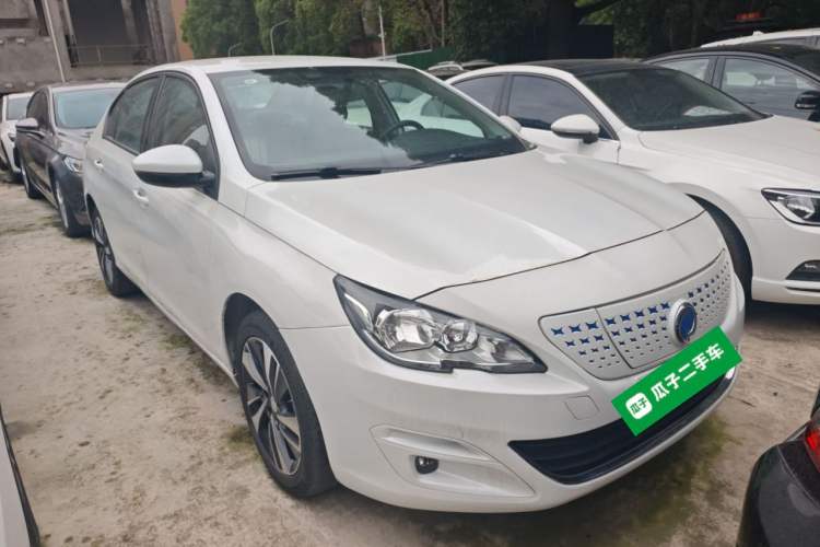 Used Dongfeng Fukang ES600 2022 Comfort Edition Front Right 45 Deg