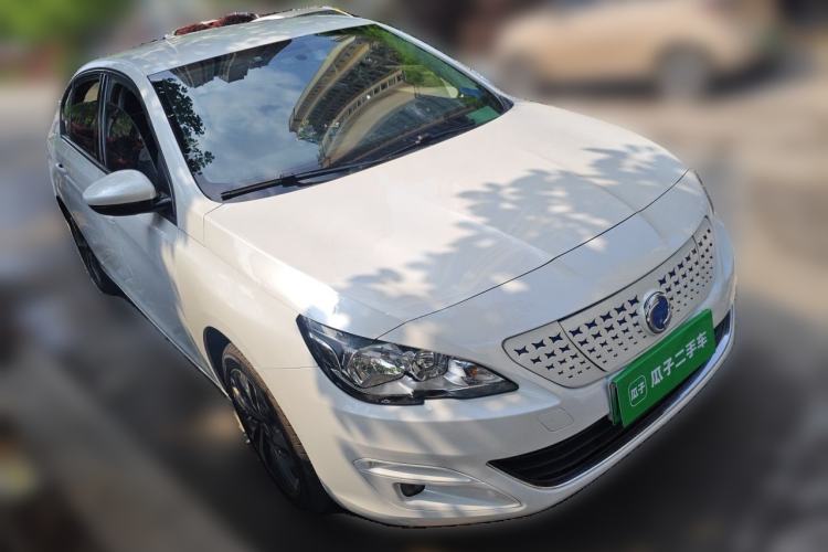 Used Dongfeng Fukang ES600 2022 Comfort Edition Front Right 45 Deg