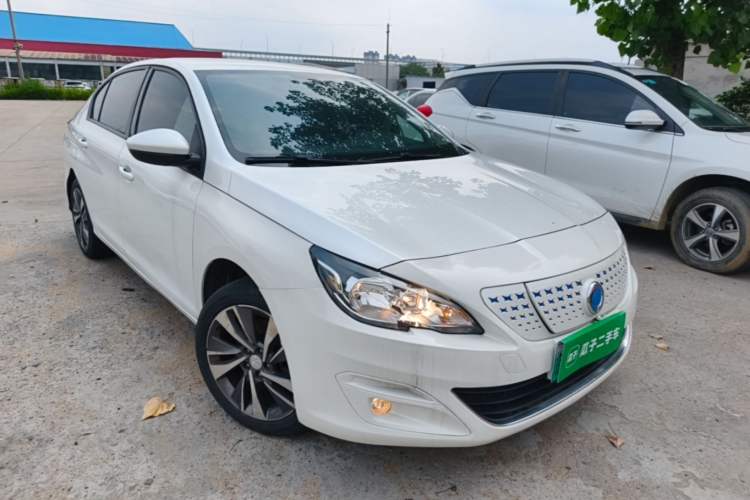 Used Dongfeng Fukang ES600 2022 Comfort Edition Front Right 45 Deg