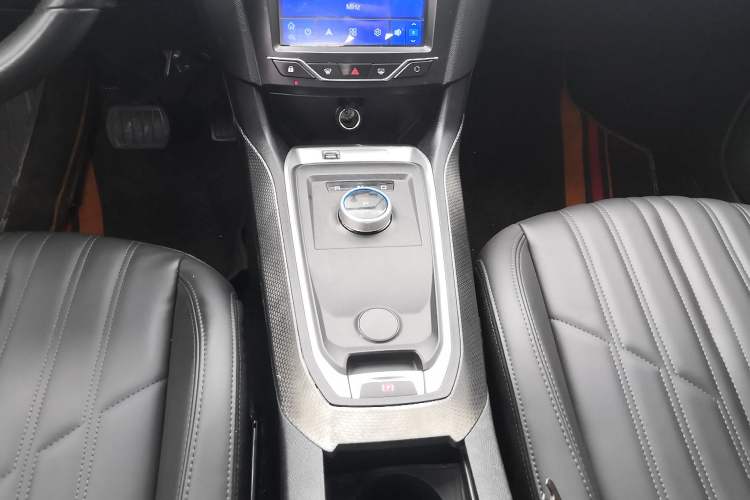 Used Dongfeng Fukang ES600 2022 T3 Custom Edition Gear Lever