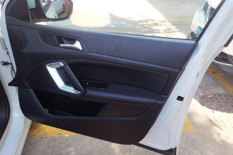 Used Dongfeng Fukang ES600 2022 Comfort Edition Interior 5