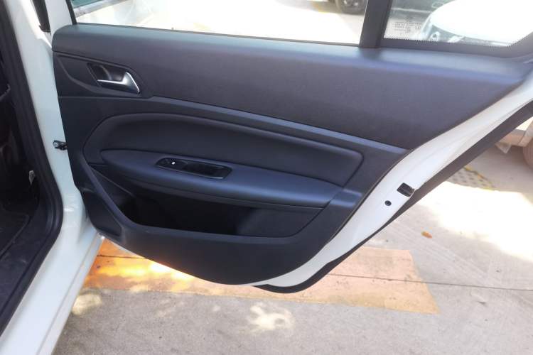 Used Dongfeng Fukang ES600 2022 Comfort Edition Interior 6