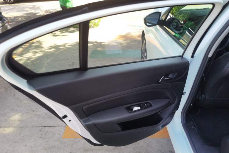 Used Dongfeng Fukang ES600 2022 Comfort Edition Interior 8