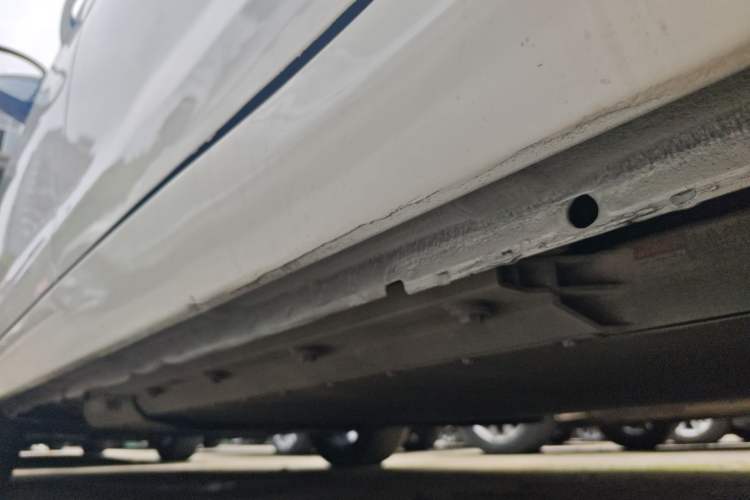 Used Dongfeng Fukang ES600 2022 Comfort Edition Left Side Sill