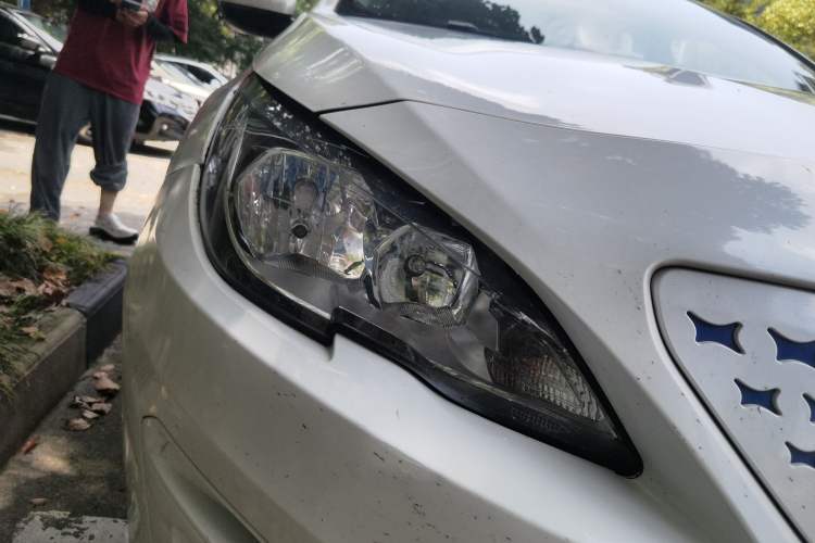 Used Dongfeng Fukang ES600 2022 T3 Custom Edition Right Front Headlight