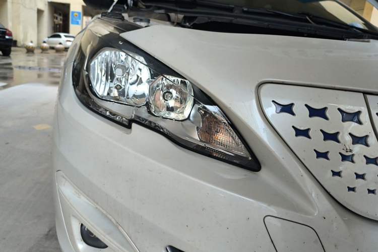 Used Dongfeng Fukang ES600 2022 Smart Drive Edition Right Front Headlight