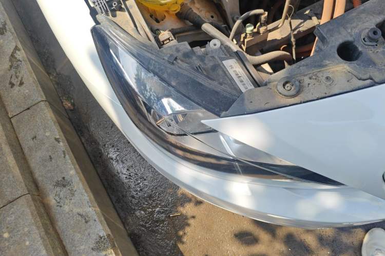 Used Dongfeng Fukang ES600 2022 Comfort Edition Right Front Headlight