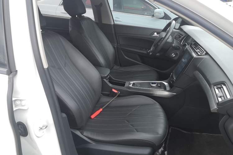 Used Dongfeng Fukang ES600 2022 T3 Custom Edition Right Front Seat