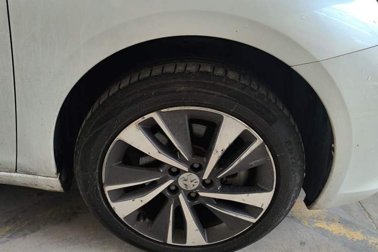 Used Dongfeng Fukang ES600 2022 Smart Drive Edition Right Front Wheel Hub