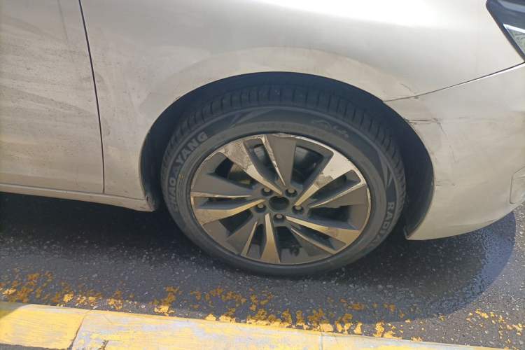 Used Dongfeng Fukang ES600 2022 T3 Custom Edition Right Front Wheel Hub