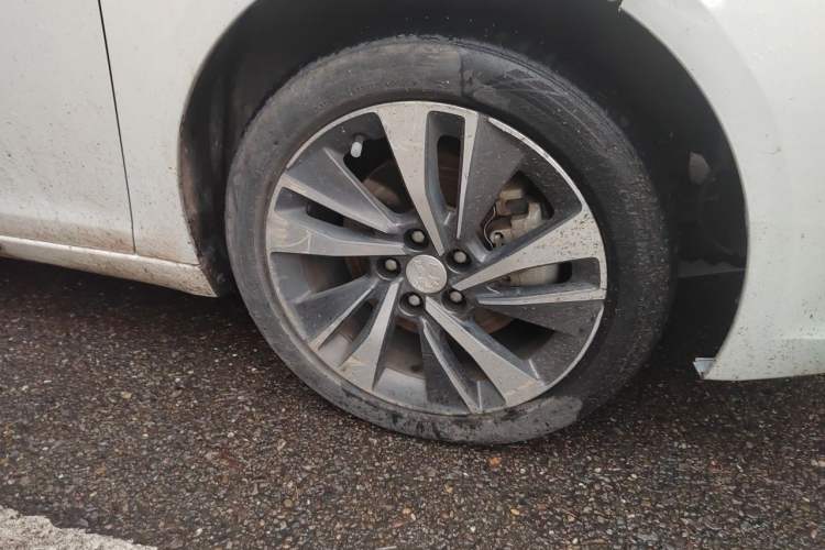 Used Dongfeng Fukang ES600 2022 T3 Custom Edition Right Front Wheel Hub