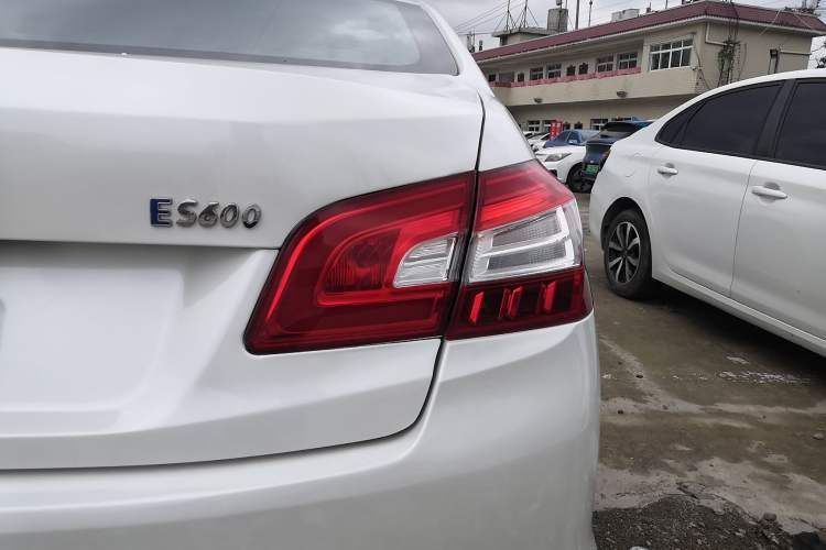 Used Dongfeng Fukang ES600 2022 T3 Custom Edition Right Rear Taillight