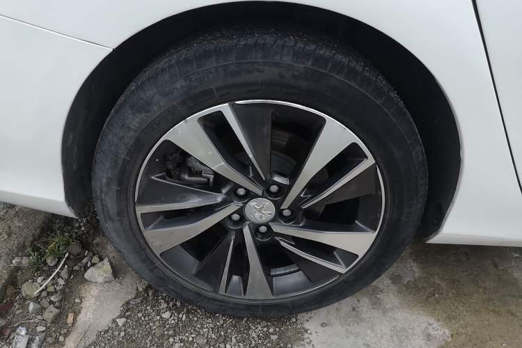 Used Dongfeng Fukang ES600 2022 T3 Custom Edition Right Rear Wheel Hub