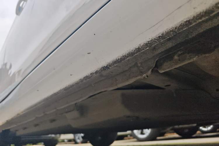 Used Dongfeng Fukang ES600 2022 Comfort Edition Right Side Sill
