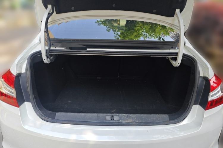 Used Dongfeng Fukang ES600 2022 Comfort Edition Trunk
