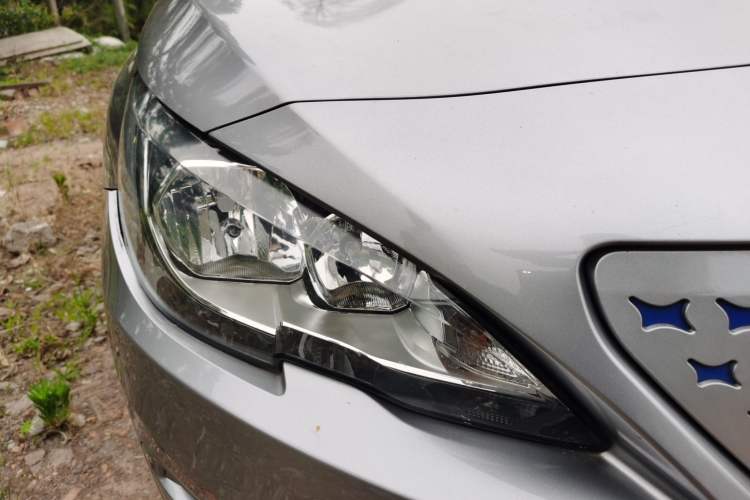Used Dongfeng Fukang ES600 2023 Battery-Swap Version Right Front Headlight