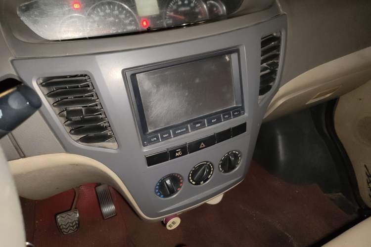 Used Dongfeng Junfeng 2014 1.3L Standard Version Audio And AC Panel