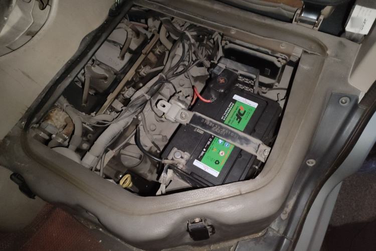 Used Dongfeng Junfeng 2014 1.3L Standard Version Engine Bay
