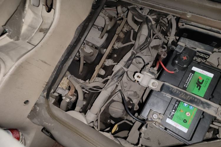 Used Dongfeng Junfeng 2014 1.3L Standard Version Engine Bay Right