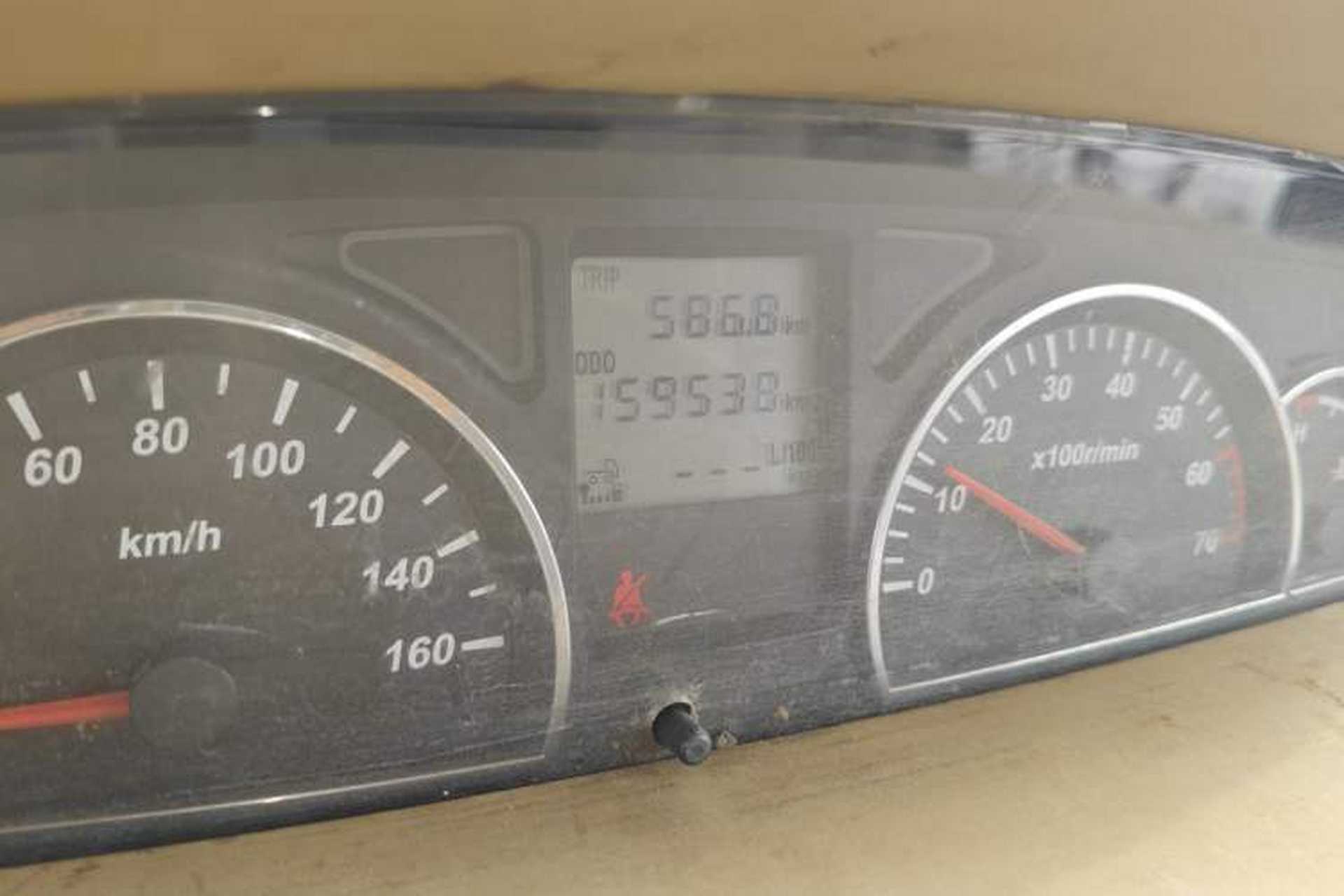 Used Dongfeng Junfeng CV03 2012 1.3L Basic Trim CNG Odometer Close Up