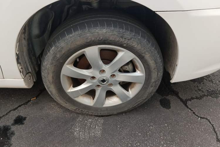 Used Dongfeng Junfeng E11K 2019 Standard Model Right Front Wheel Hub