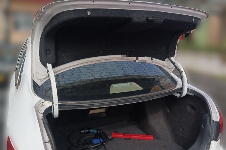 Used Dongfeng Junfeng E11K 2019 Standard Model Trunk