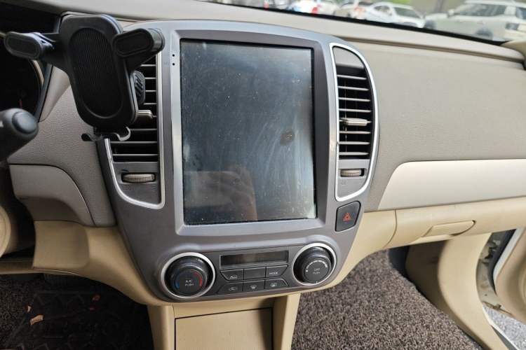Used Dongfeng Junfeng E11K 2019 Standard Model Audio And AC Panel