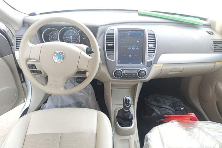Used Dongfeng Junfeng E11K 2019 Standard Model Center Console