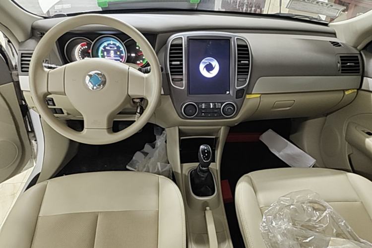 Used Dongfeng Junfeng E11K 2019 Standard Model Center Console