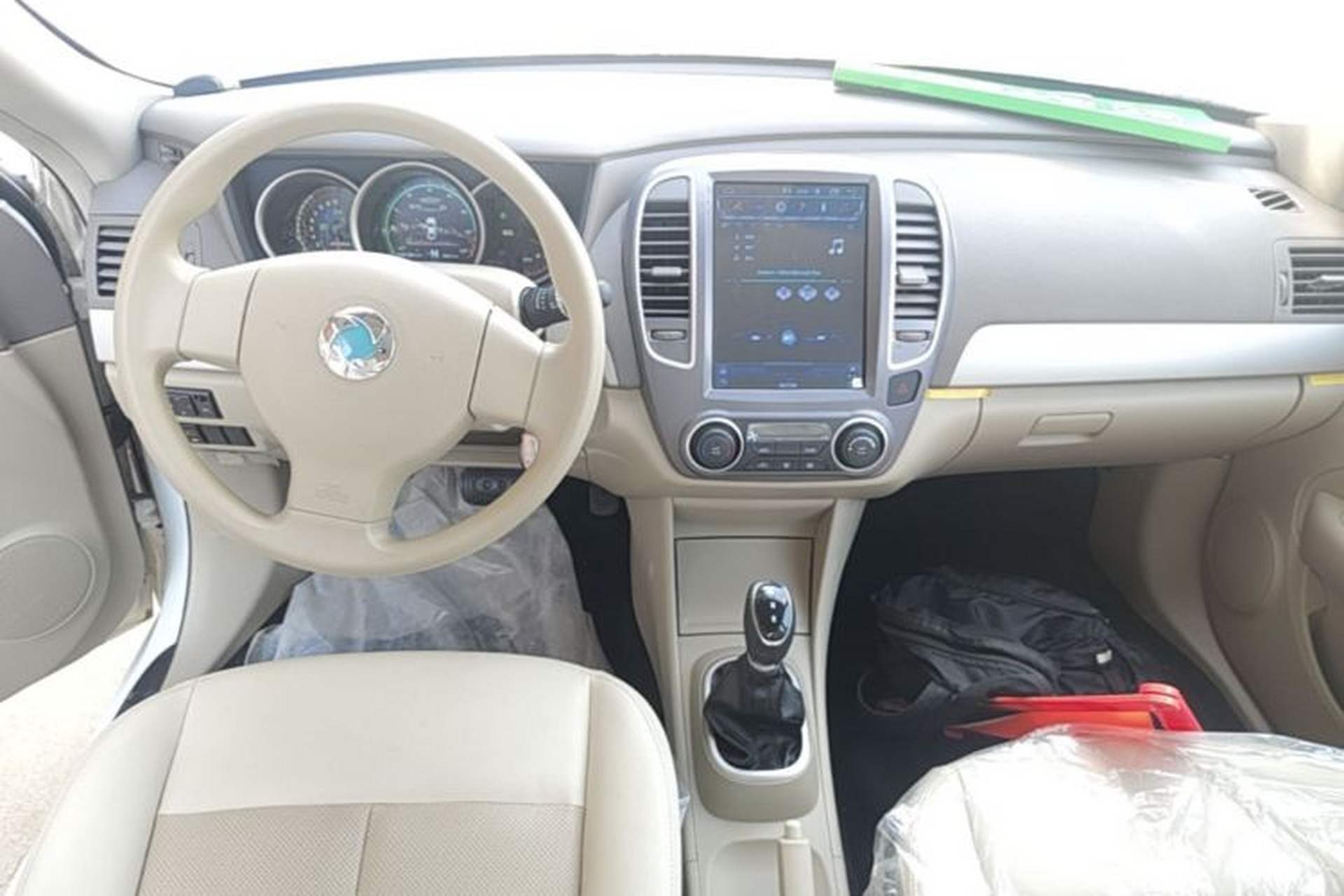 Used Dongfeng Junfeng E11K 2019 Standard Model Center Console