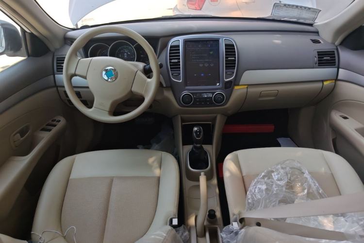 Used Dongfeng Junfeng E11K 2019 Standard Model Center Console