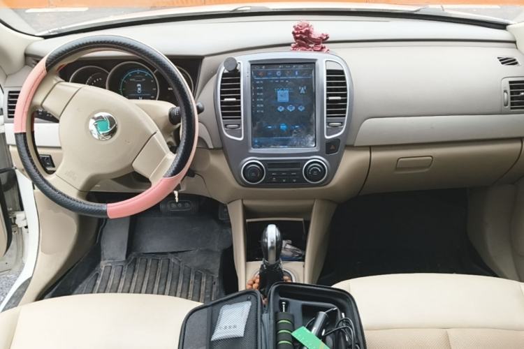 Used Dongfeng Junfeng E11K 2019 Standard Model Center Console