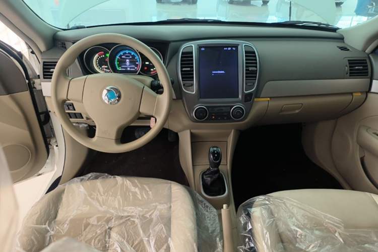 Used Dongfeng Junfeng E11K 2019 Standard Model Center Console