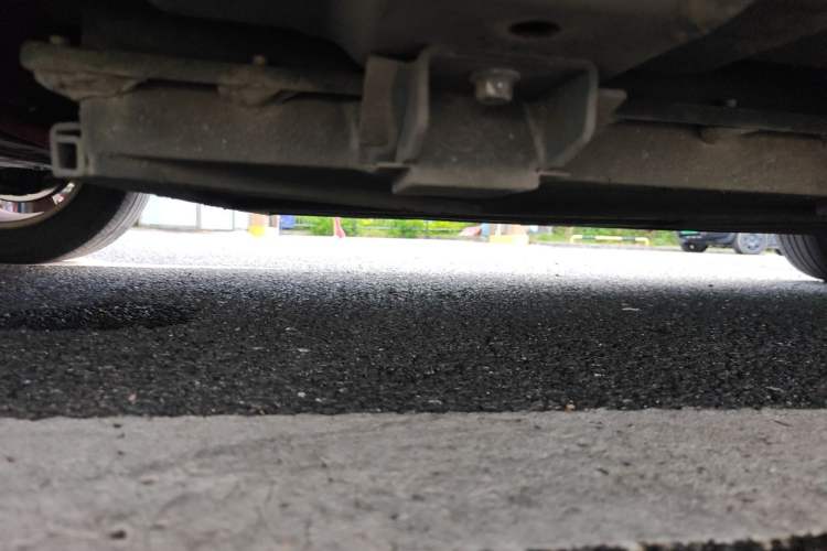 Used Dongfeng Junfeng E11K 2019 Standard Model Chassis Front Left