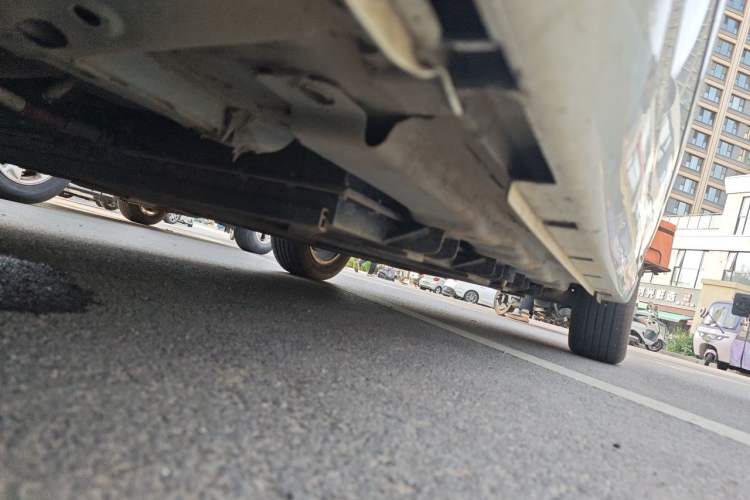 Used Dongfeng Junfeng E11K 2019 Standard Model Chassis Front Left