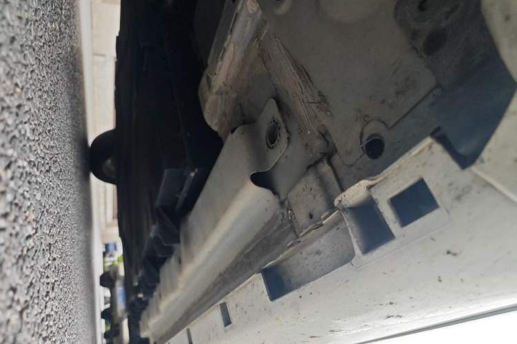 Used Dongfeng Junfeng E11K 2019 Standard Model Chassis Front Left