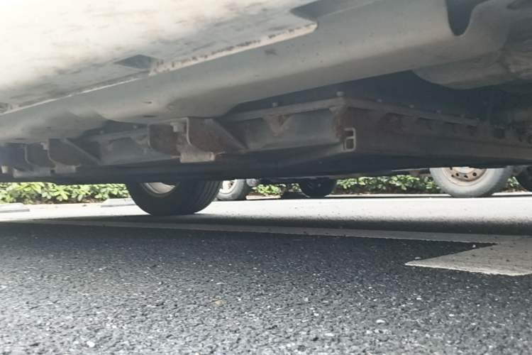 Used Dongfeng Junfeng E11K 2019 Standard Model Chassis Front Right
