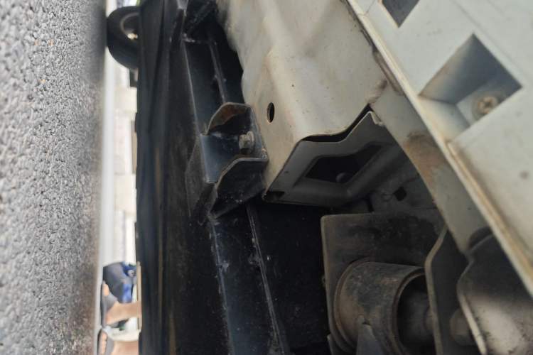 Used Dongfeng Junfeng E11K 2019 Standard Model Chassis Rear Left
