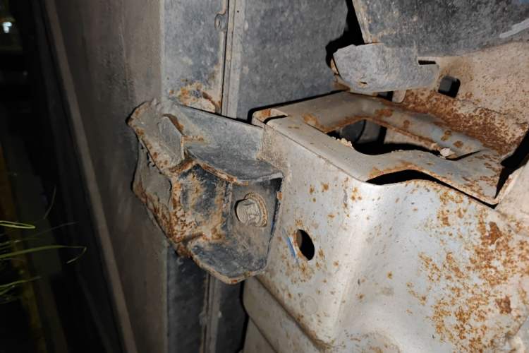 Used Dongfeng Junfeng E11K 2019 Standard Model Chassis Rear Right