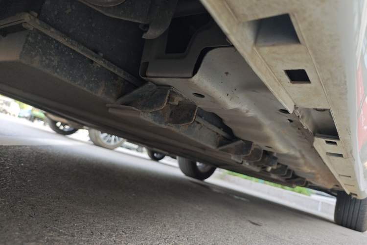 Used Dongfeng Junfeng E11K 2019 Standard Model Chassis Rear Right