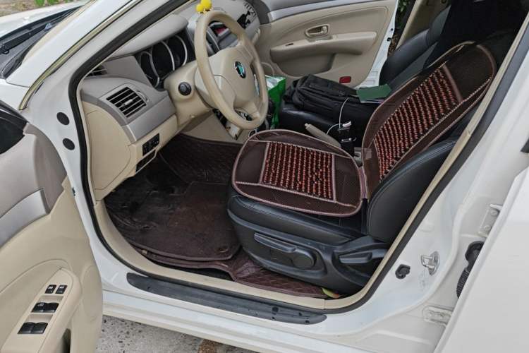 Used Dongfeng Junfeng E11K 2019 ES360 Battery-Swap Version 46.7 kWh Driver Seat