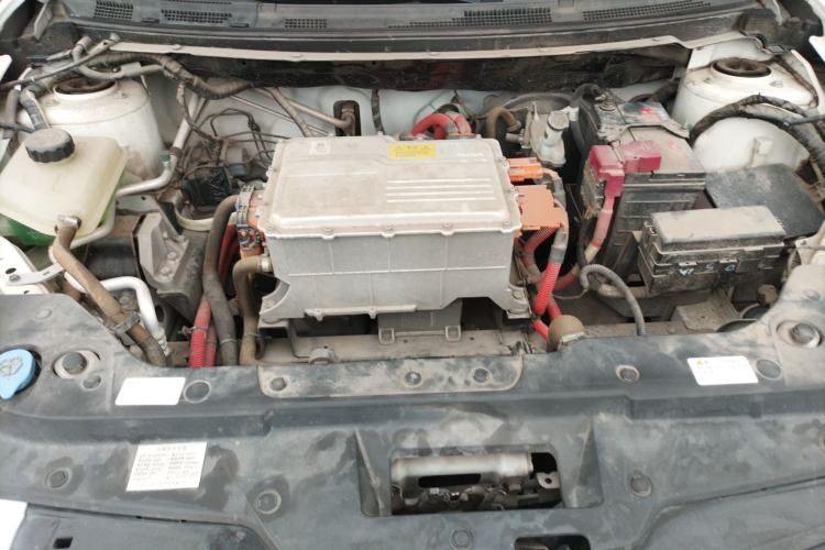 Used Dongfeng Junfeng E11K 2019 Standard Model Engine Bay