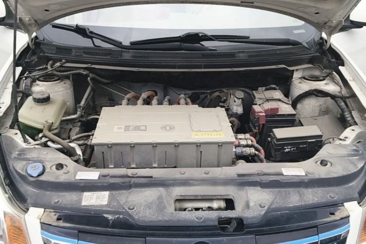 Used Dongfeng Junfeng E11K 2019 Standard Model Engine Bay