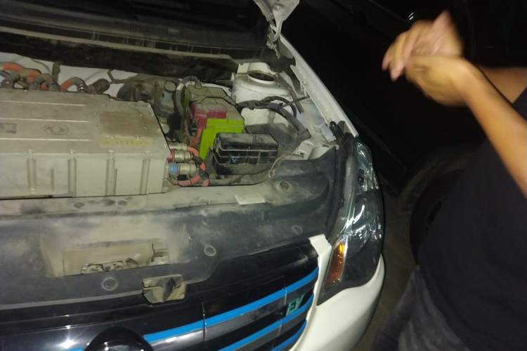Used Dongfeng Junfeng E11K 2019 Standard Model Engine Bay Left