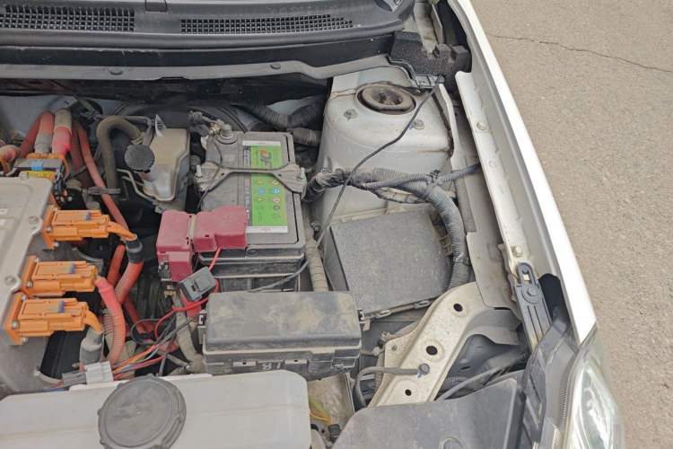 Used Dongfeng Junfeng E11K 2019 Standard Model Engine Bay Left