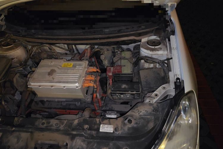 Used Dongfeng Junfeng E11K 2019 Standard Model Engine Bay Left