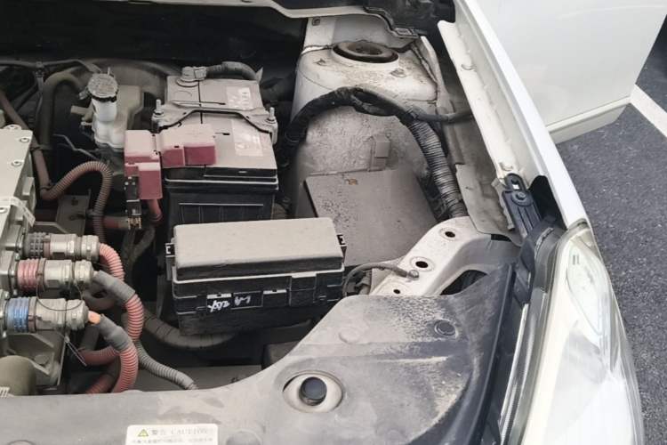Used Dongfeng Junfeng E11K 2019 Standard Model Engine Bay Left